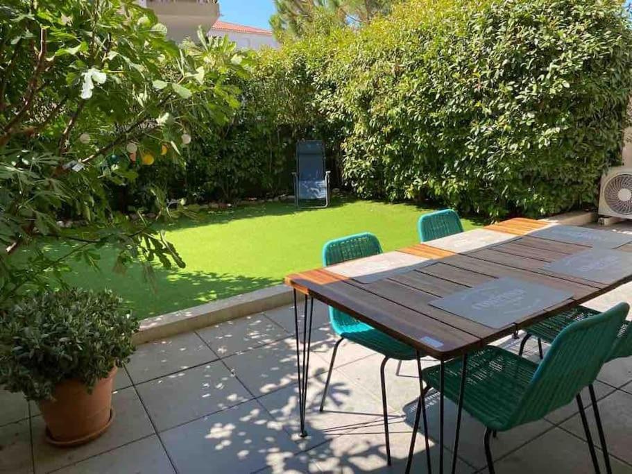 Tres Bel Appartement Contemporain Et Calme Fréjus Exterior foto